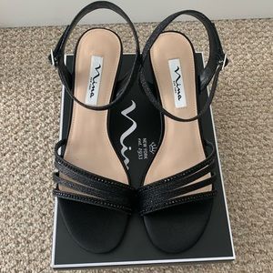 Nina Nelena Size 9 wide shoes brand new